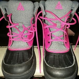 Girls Nike ACG boots